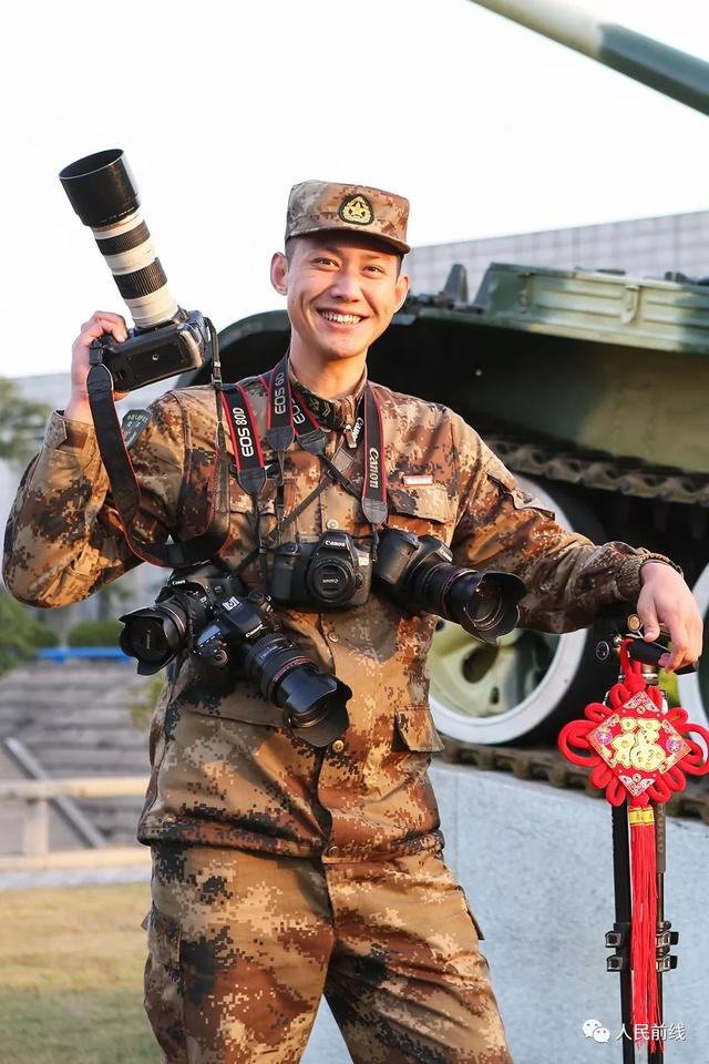 男士官娶了女军官,背后有怎样的故事?
