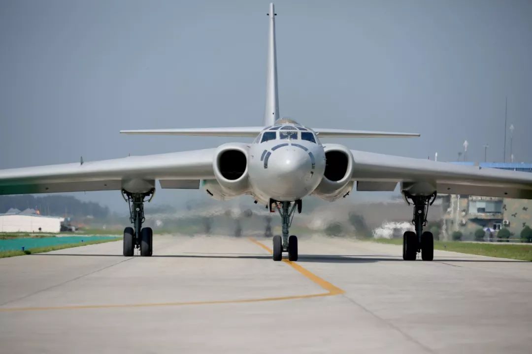 百度爱采购首页 商品专题_吻2架空中加油机和4架歼击机 组成加受油机