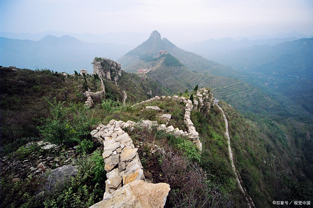齐长城风门道关,壮观的断岩残石绵延起伏,中国最古老的长城遗址
