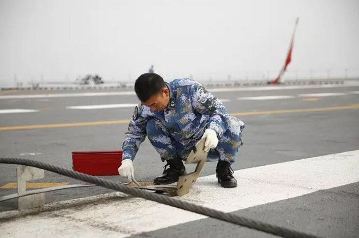 歐洲大國用事實證明,能建造核動力航母不等於能製造攔阻索