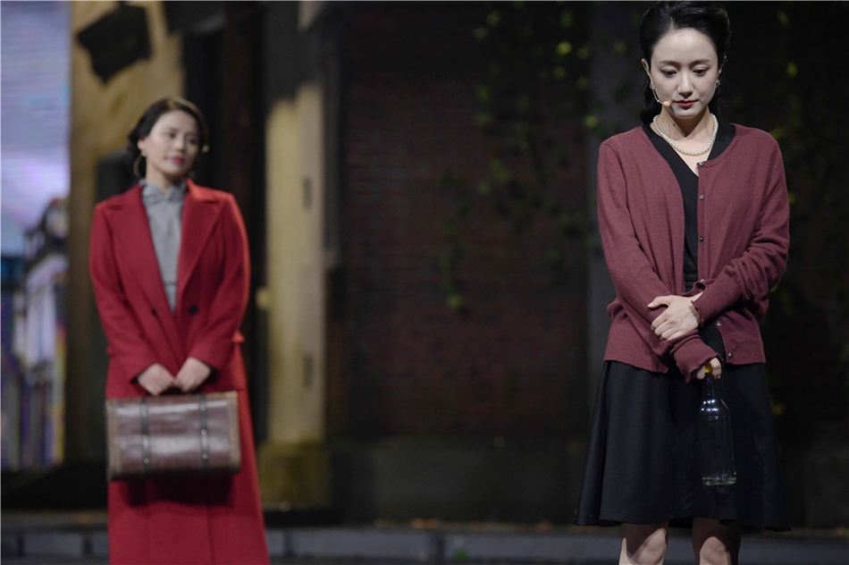 组图:马思纯秦昊搭档演绎《半生缘》二人深情对望超投入