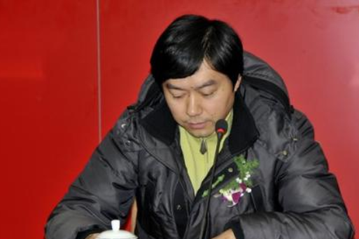 3,张建斌,瑞华控股的掌舵人,一个非常陌生的名字,但是却以10亿的捐款