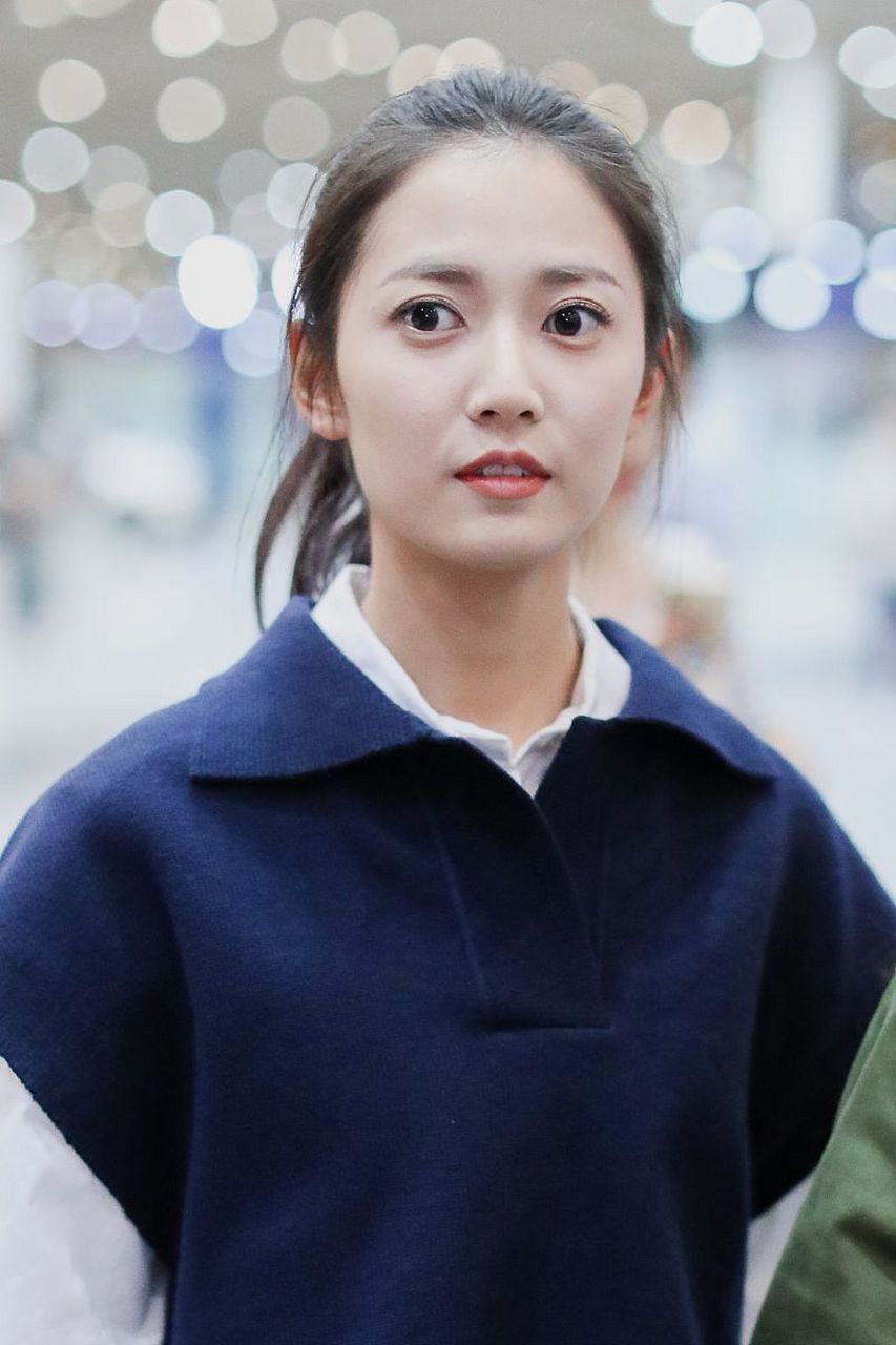 甜美可爱的陈钰琪,凭借出色的演技和阳光的形象成为了新生代演员中的