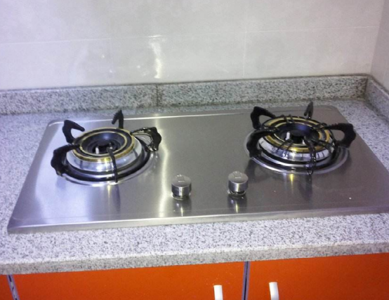 厨房用天然气,是先关阀门还是燃气灶?好多人都做错了