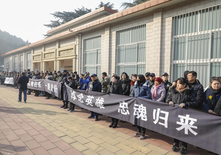 英雄榮歸故里!張勇骨灰安放儀式在濟南革命烈士陵園舉行