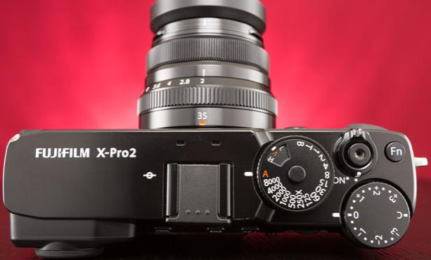 富士x70:夏普广角定焦镜头以及口袋友好的设计