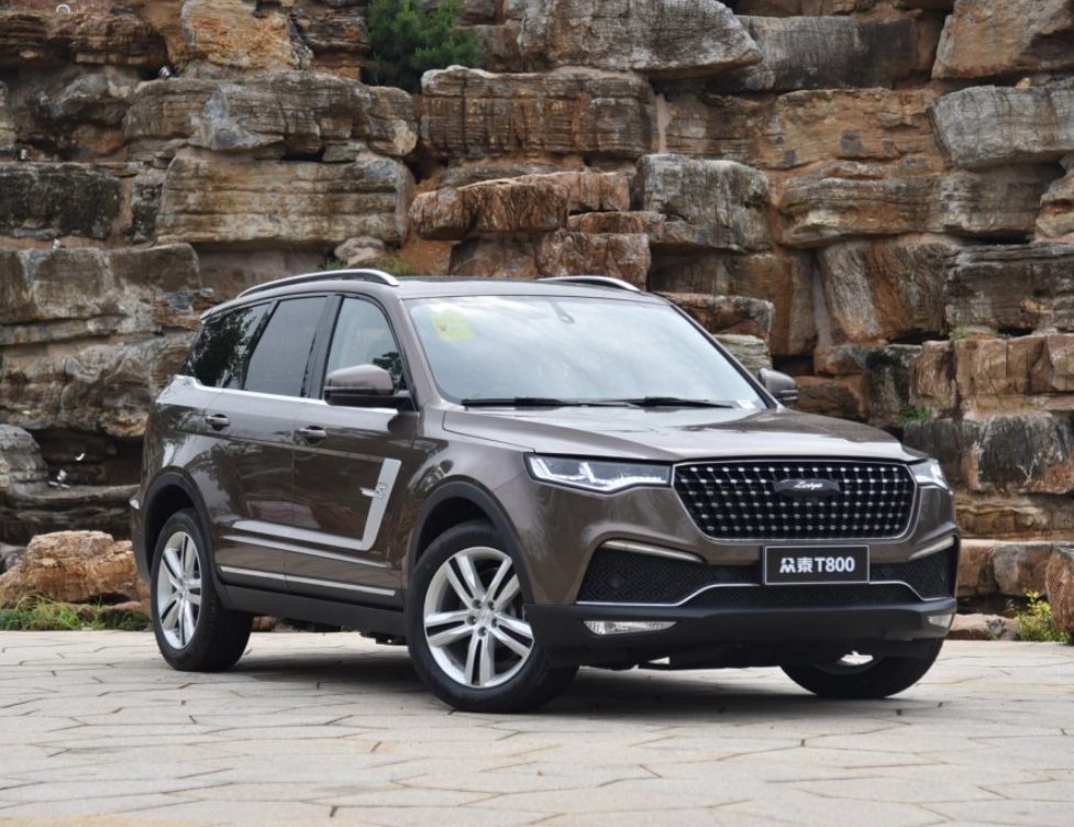 众泰-众泰t800的赏析,充斥很多现代元素,给人一种很舒服的感觉