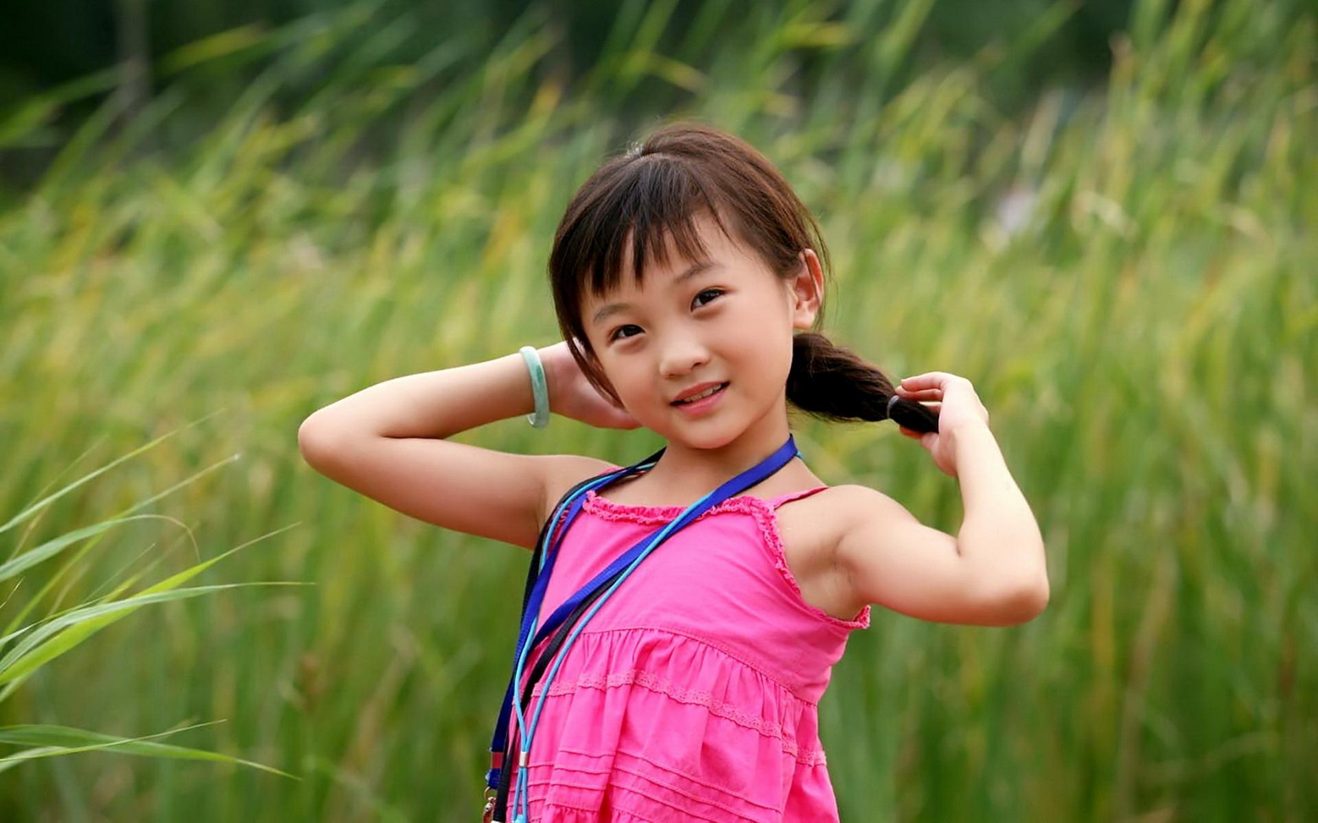 林妙可近照曝光,身材圆润十分可爱,网友:学校伙食太好了