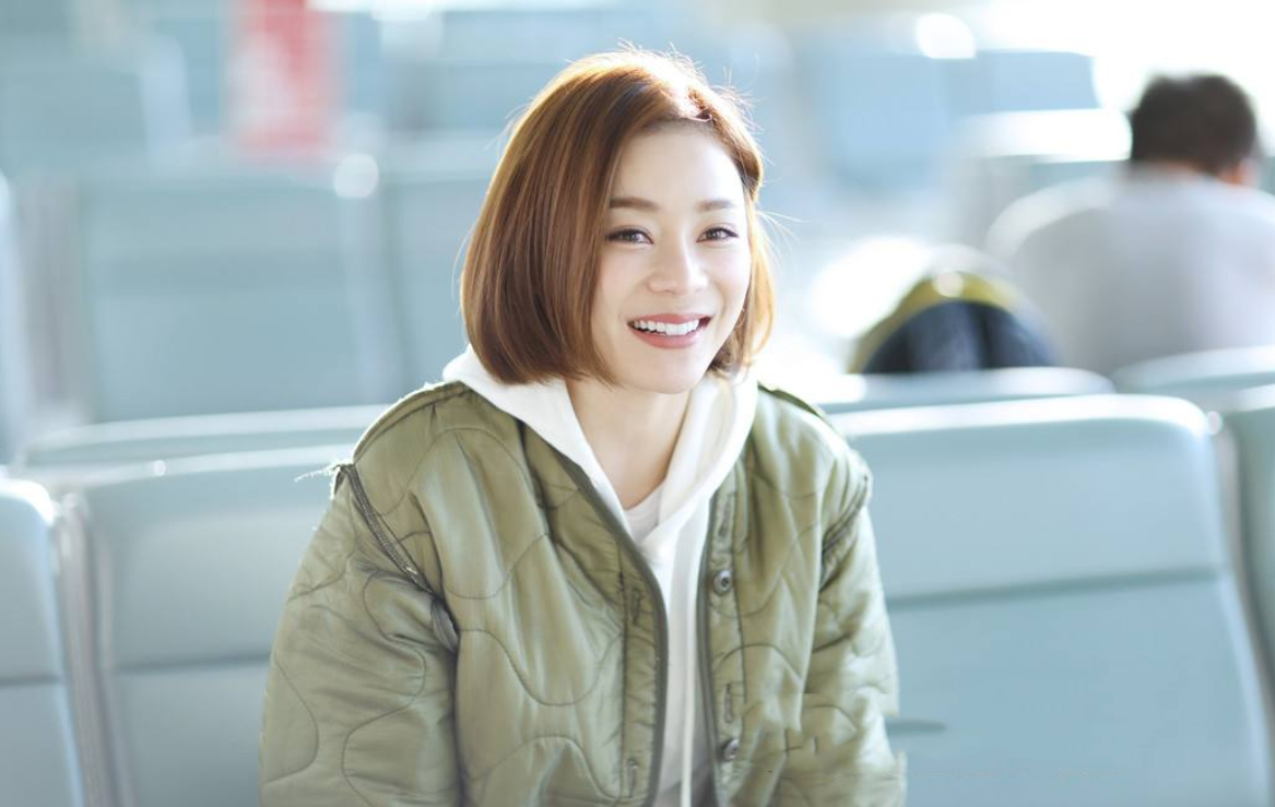 其实她并不是演艺圈里的新人.