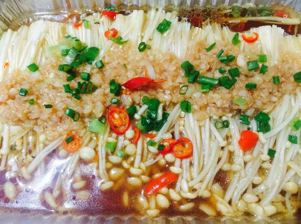 西南地区著名的特色小吃锡纸金针菇