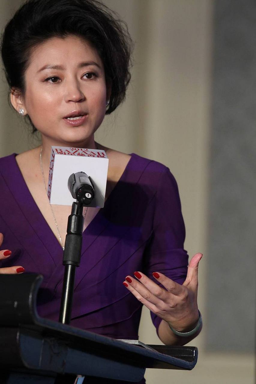 现场听央视主持人王小丫演讲,气质文化美女,喜欢的关注和点赞!