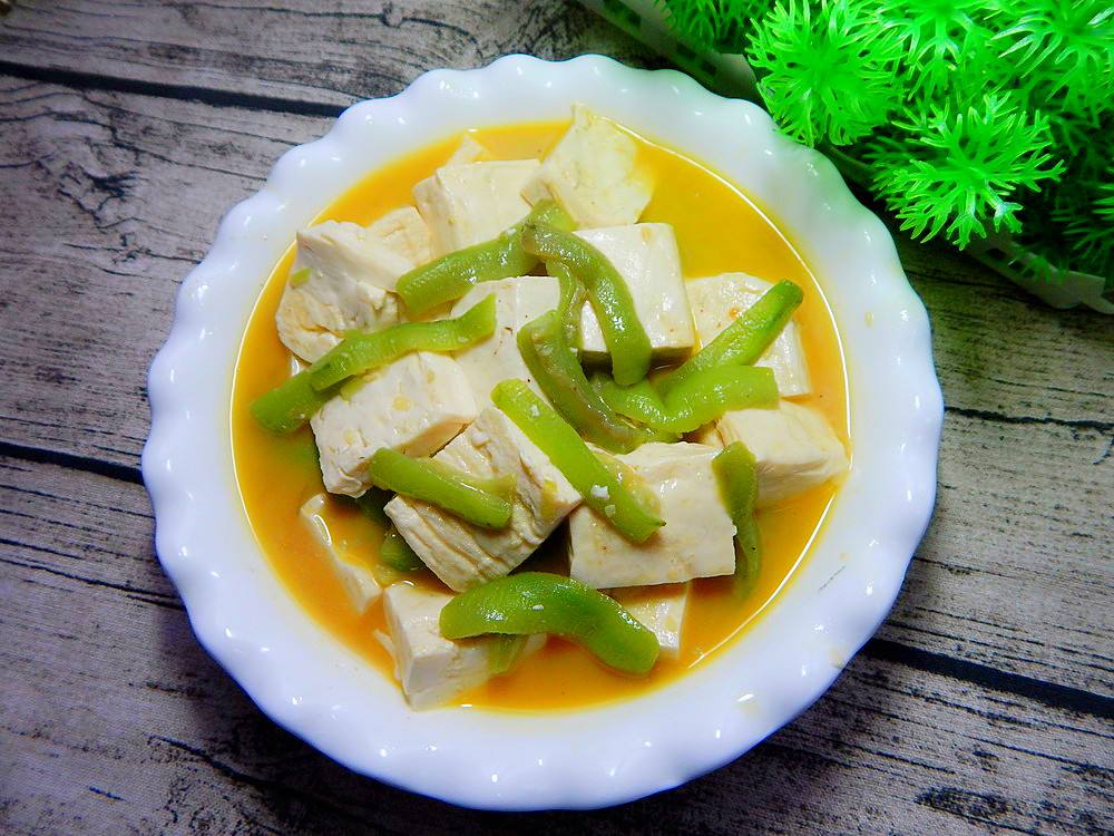 丝瓜炖豆腐,味道独特,嫩滑爽口,营养丰富,汤汁拌饭好吃极了!