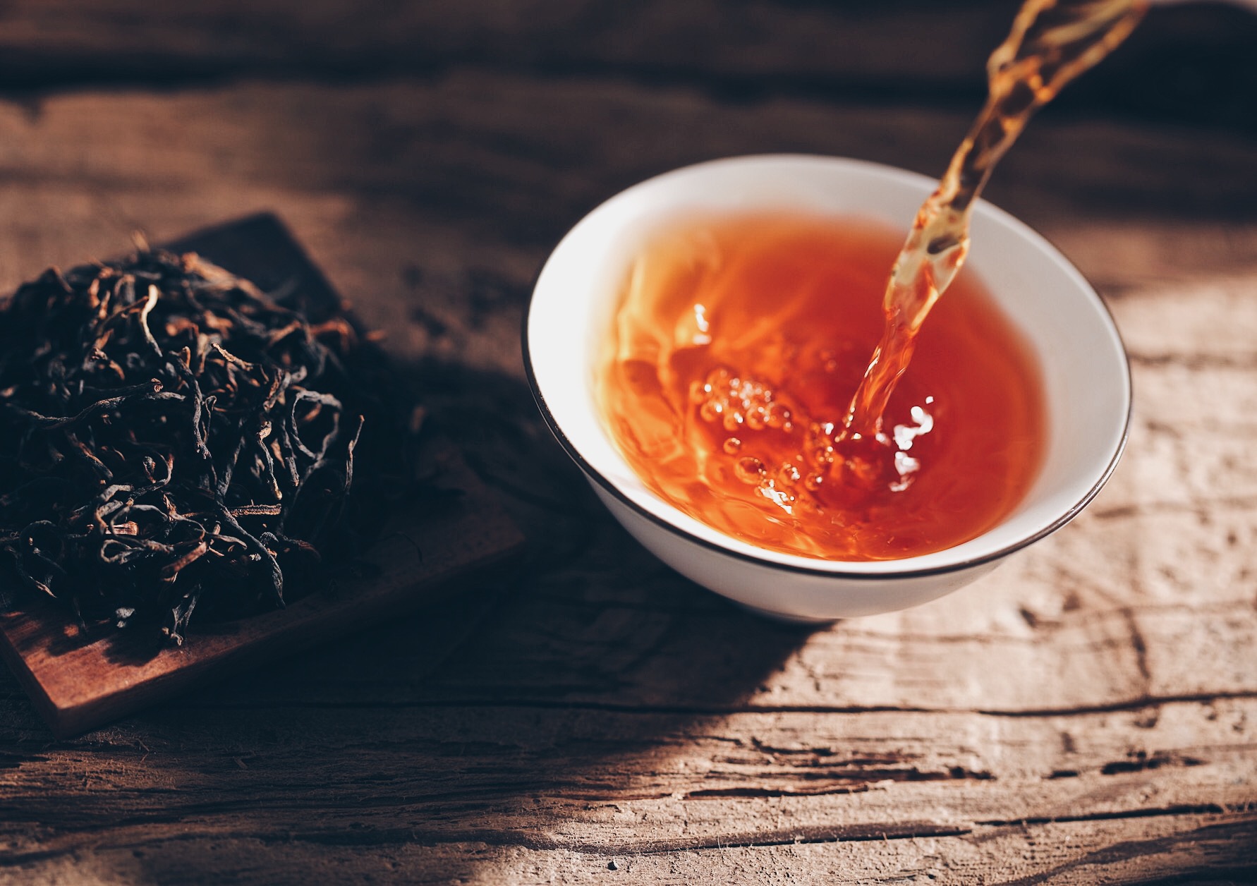 忙碌的白领们愿意留出时间给这一杯红茶,也许是因为它低调而贴心的