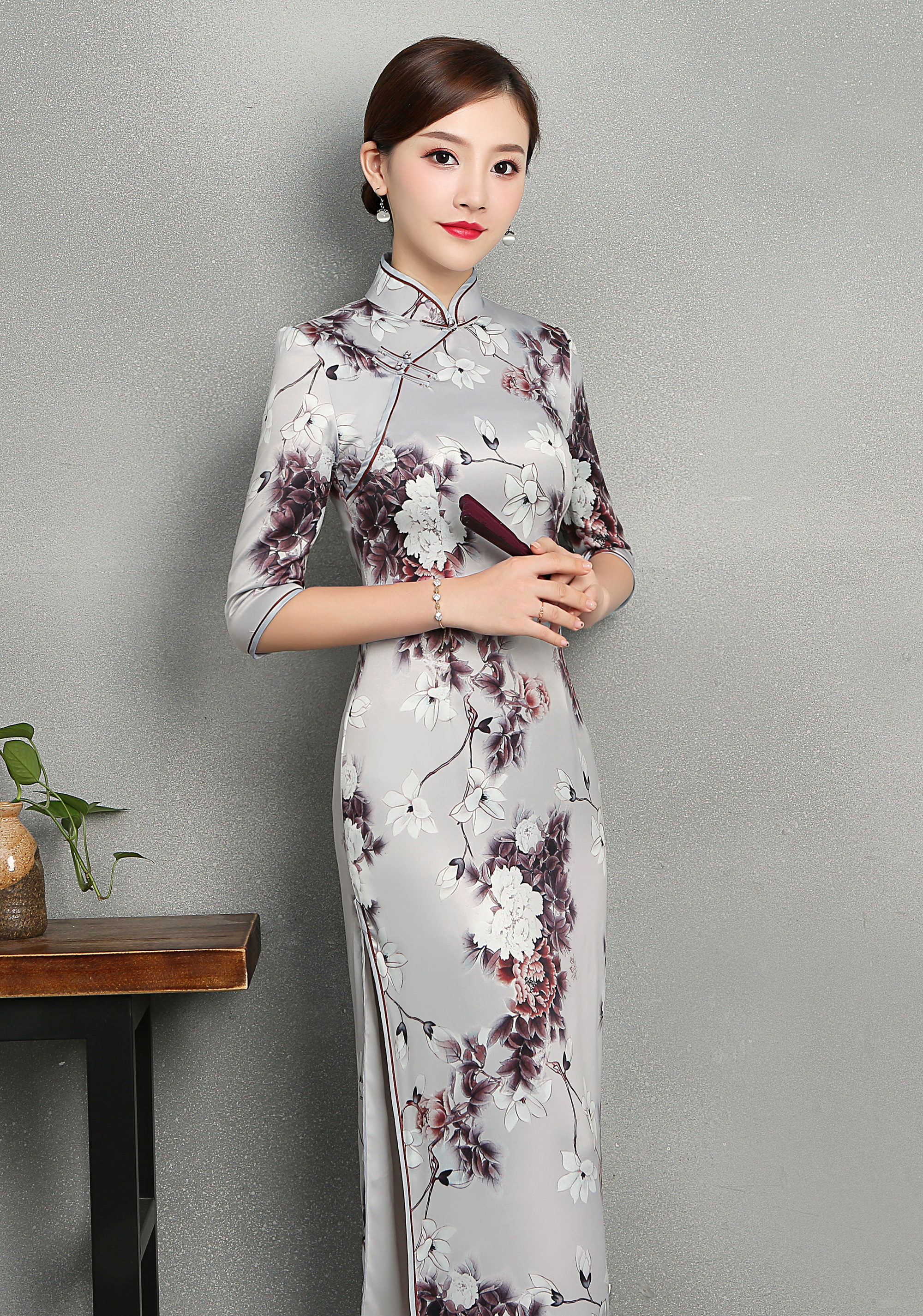 长款高开叉中袖旗袍,五种花色款款动人,哪款更有魅力?