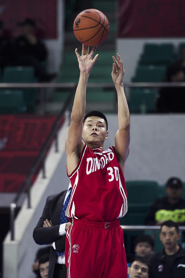 曾入选国家队,却饱受伤病困扰,赵大鹏还能在青岛男篮大鹏展翅吗