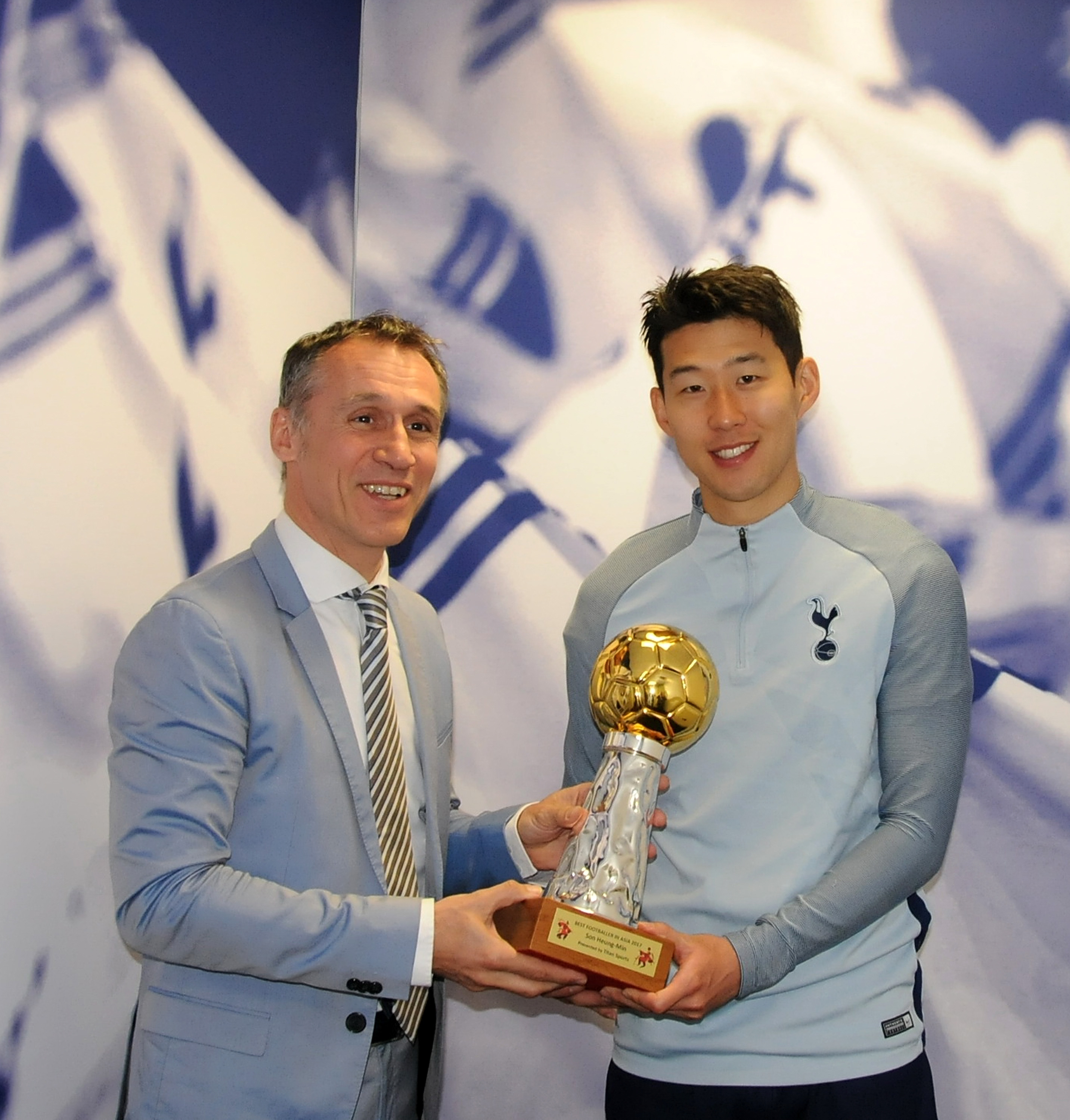 足球——热刺球星孙兴民第三次获得"亚洲金球奖"(1)