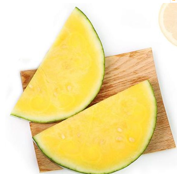 如今,这种西瓜深受消费者喜爱,一些农户开始种植它,每斤的市价达12元