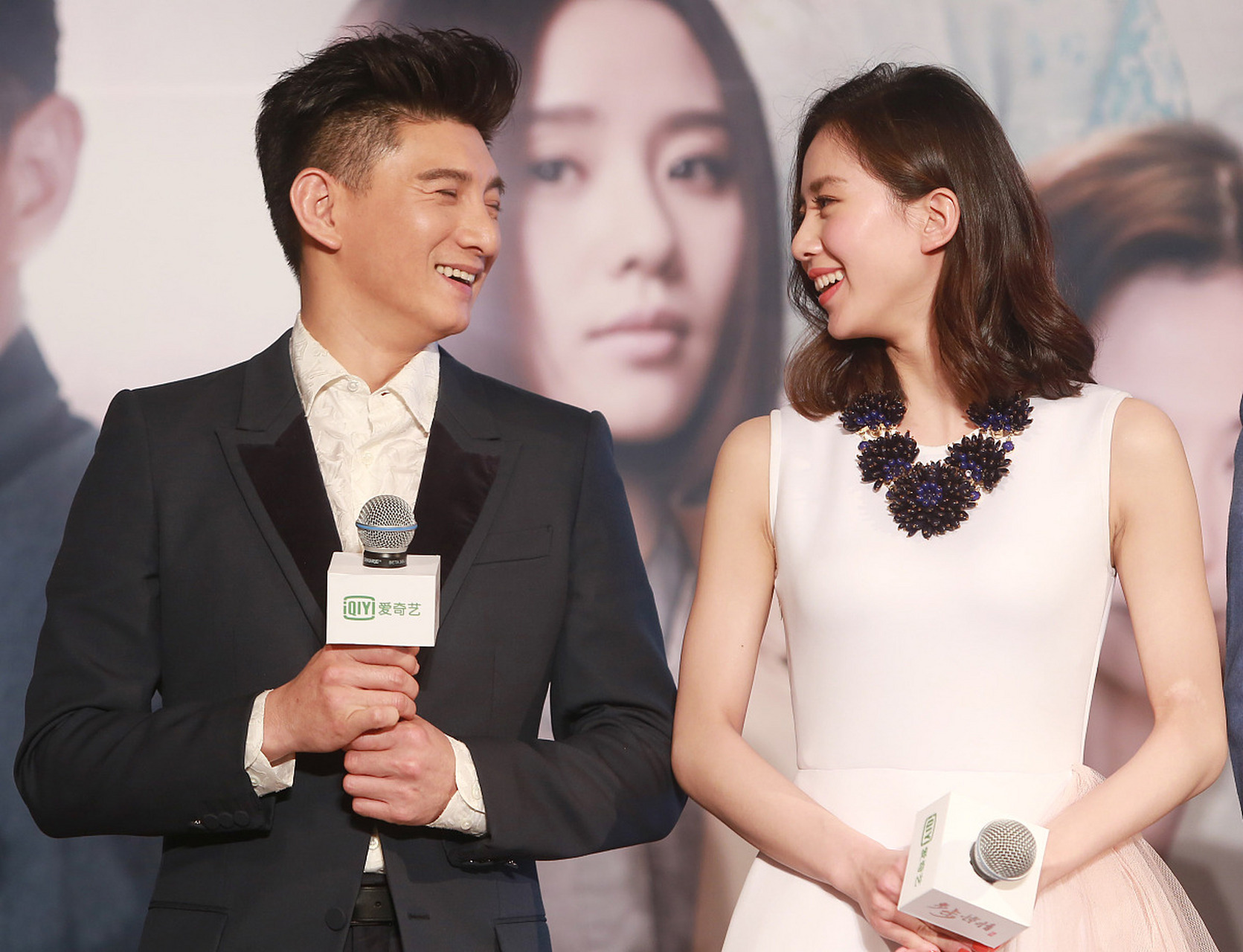 唐嫣罗晋,刘诗诗吴奇隆两对热议真多 这几天,85花婚变的消息可谓是