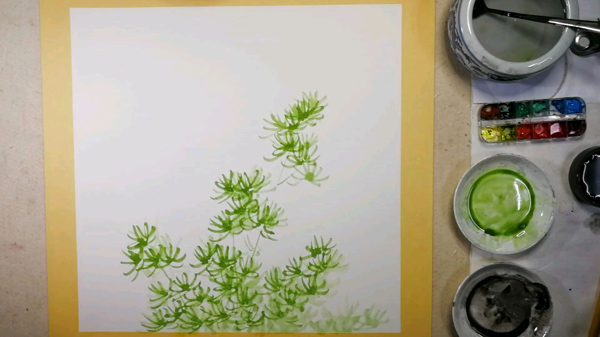 国画普及教材花鸟集。第七章荷花和小鱼的画法。第六节创作参考