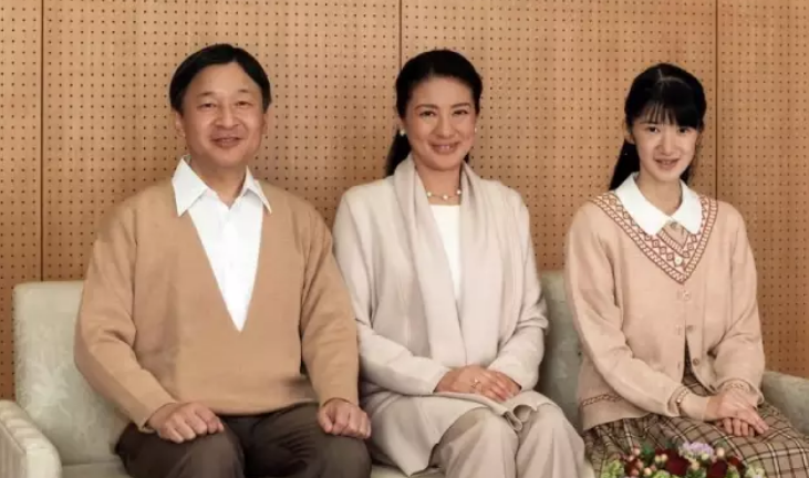 爱子公主被顶替天皇之位,又被吐槽为最丑公主,暴瘦成蛇精脸