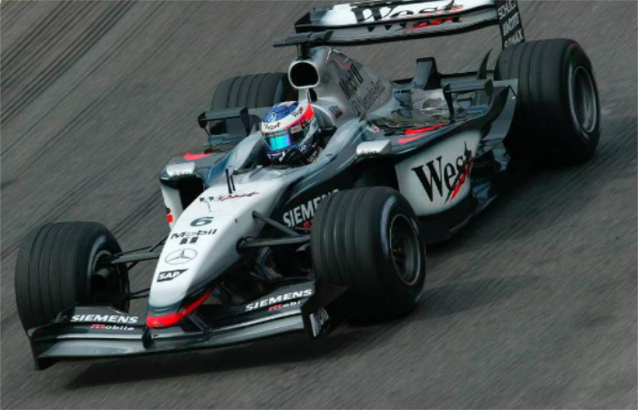 迈凯伦车队帅气的f1赛车搭配强悍f1超级发动机为赛车带来无穷的动力