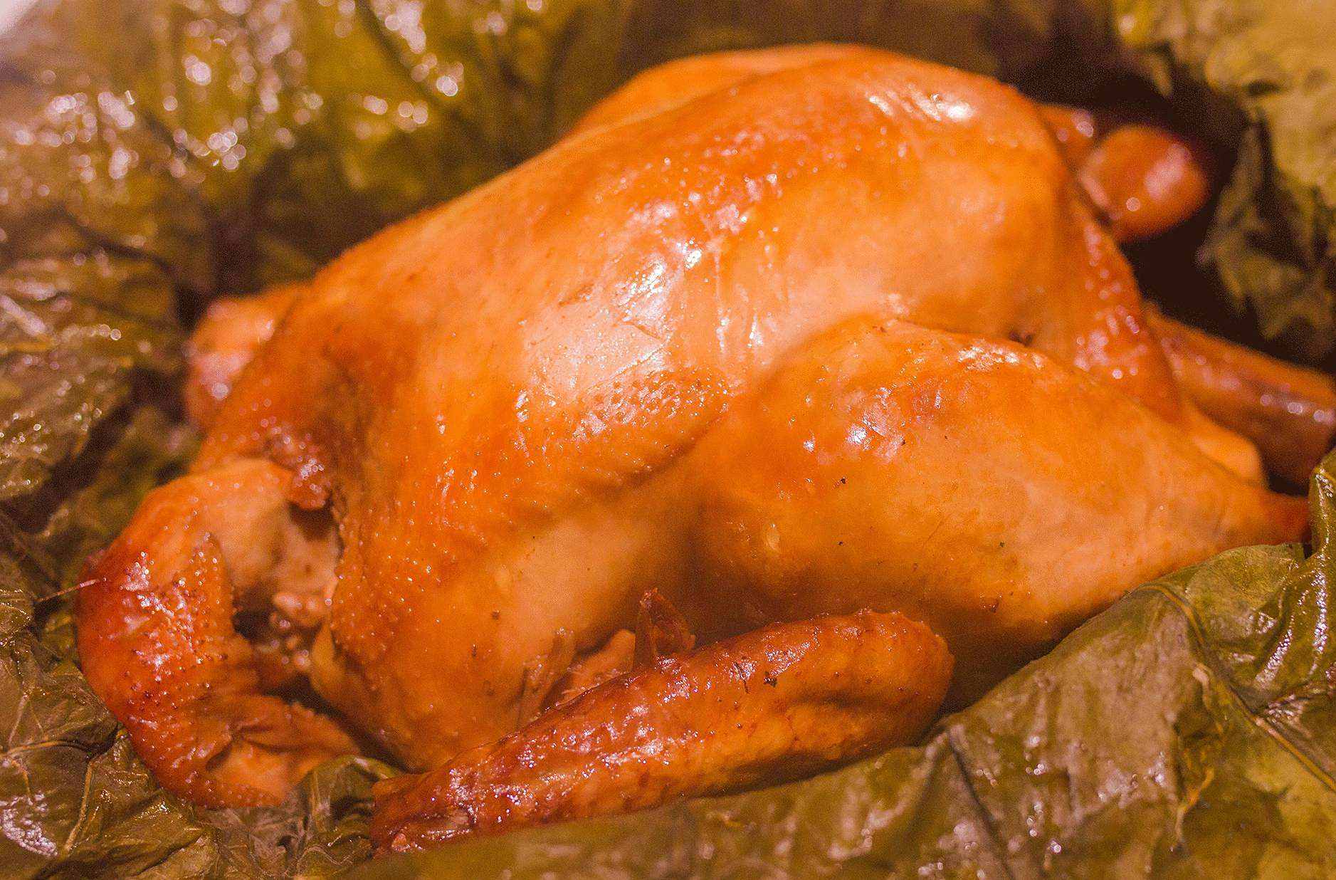 韩星们在中国吃叫花鸡,一脸诧异问"吃土",网友:不好吃找我