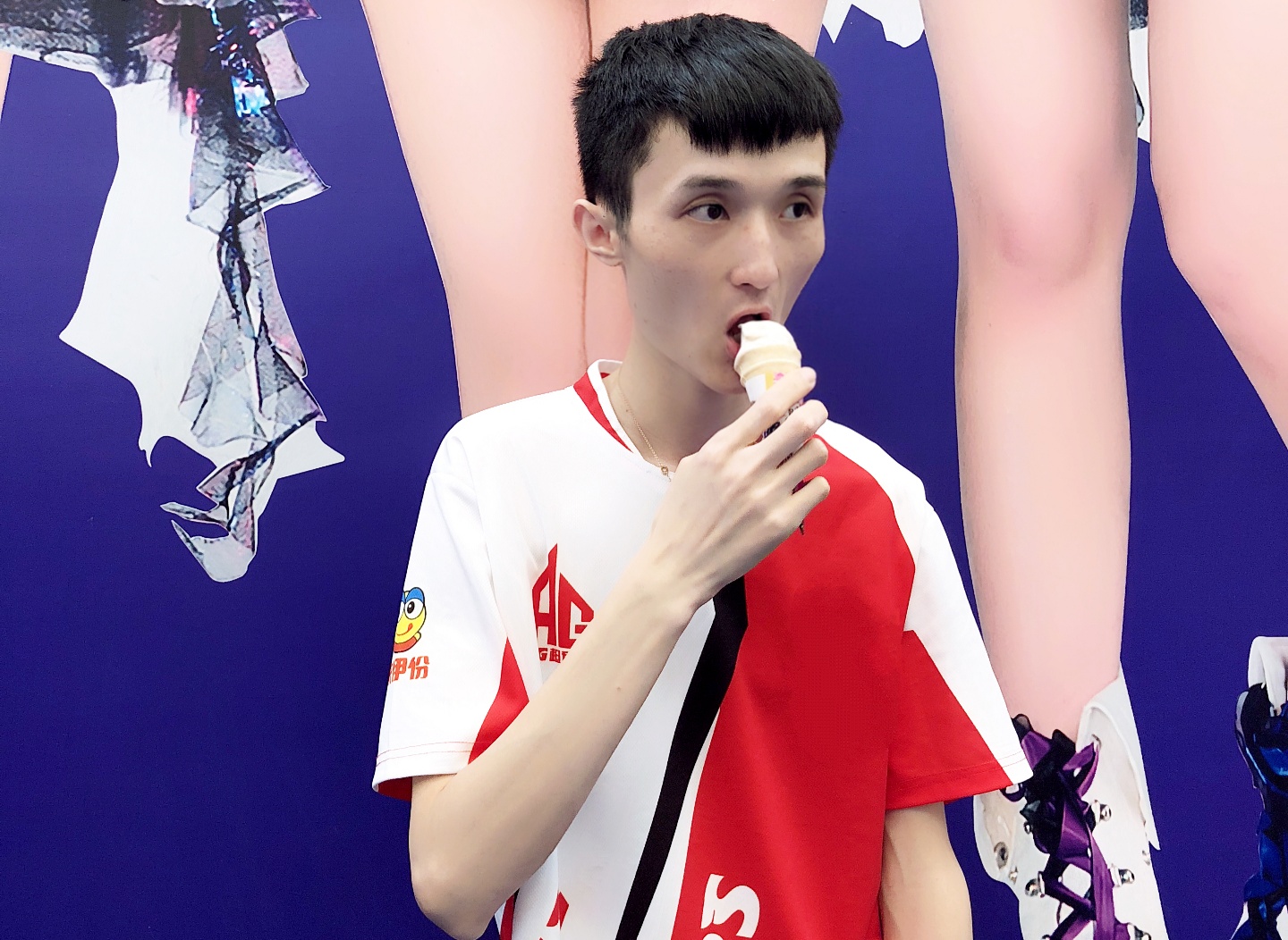 ag超玩会vv再招打野,网友:梦泪职业梦"碎"了,老ag回不去了