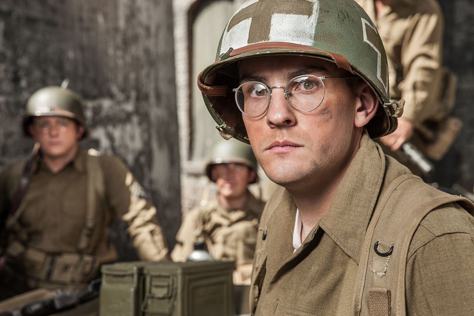 《拯救大兵瑞恩》是美国梦工厂拍摄的战争片,也被称为最真实的战争片.