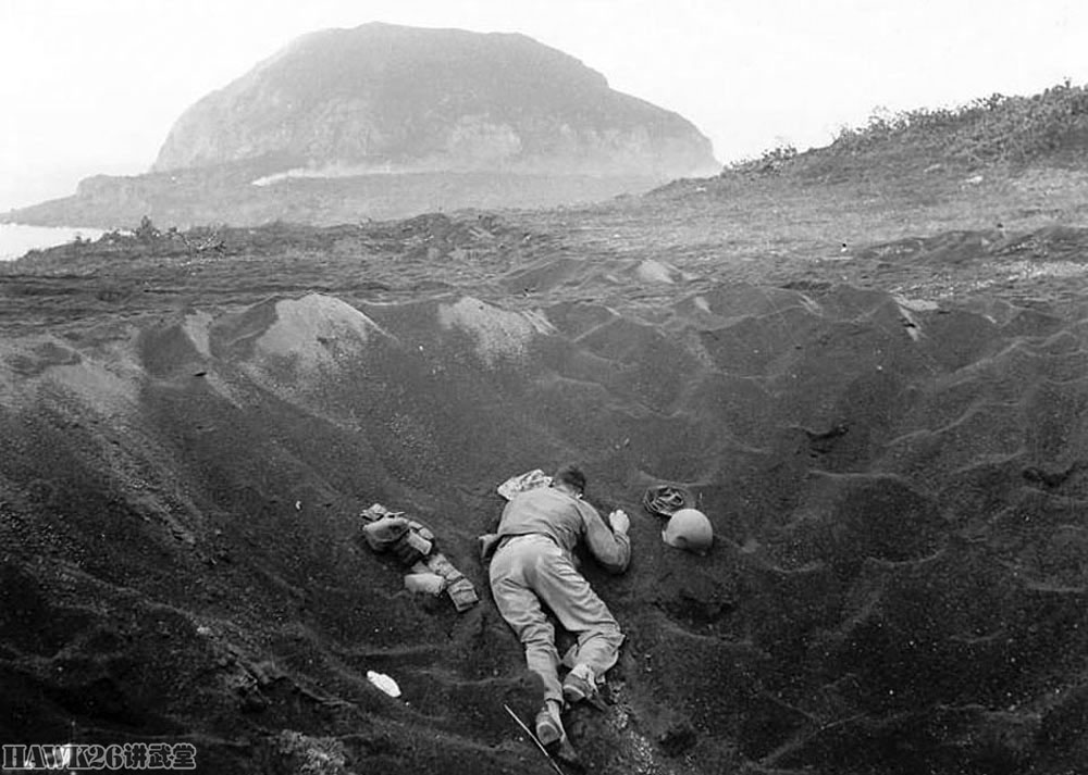 图说:75年前硫磺岛残存日军发起自杀攻击血腥战役终于结束