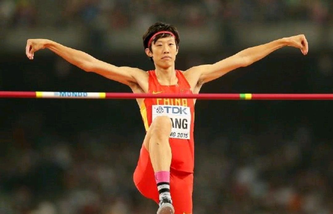 张国伟宣布退役,还能不能继续挑战玲爷?