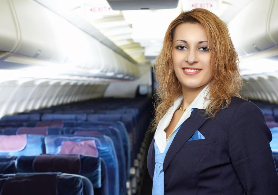 私人飞机中的空姐,除了身材高挑貌美如花,这项服务也要学的精