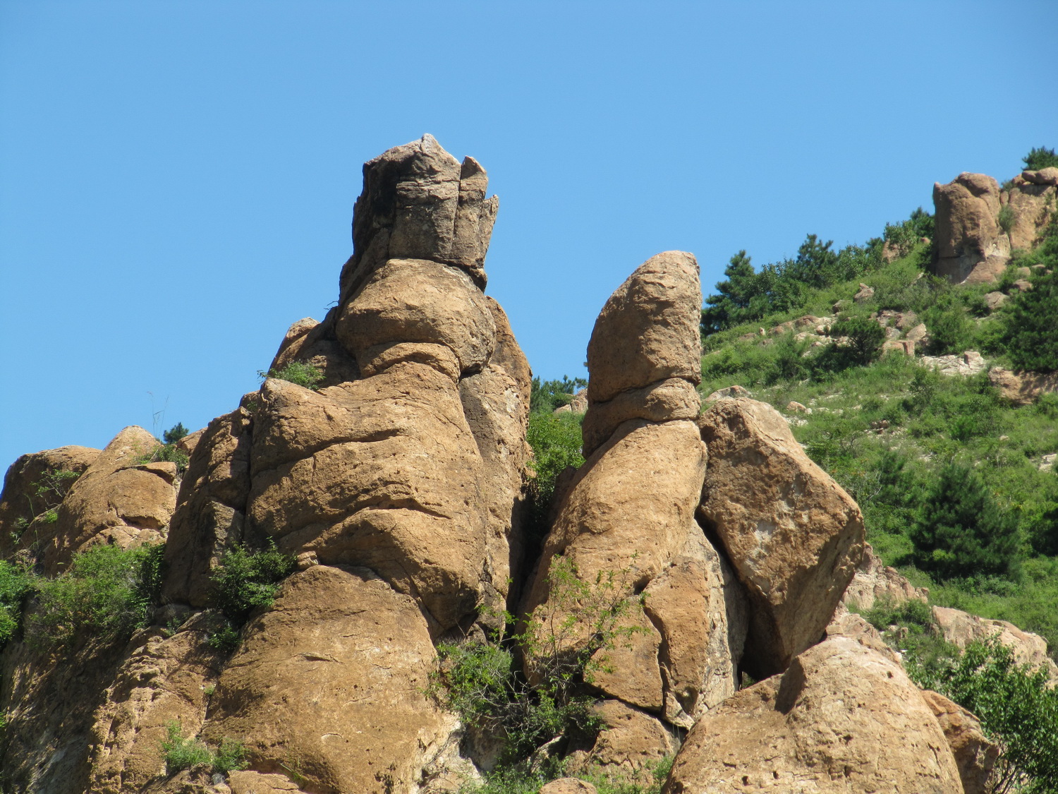 辽宁朝阳砬子山:罕为人知的最美火山石林景观