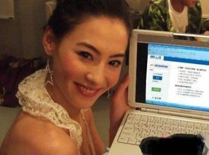 张柏芝晒出"怀孕照",一胎四个,知道真相网友却笑了