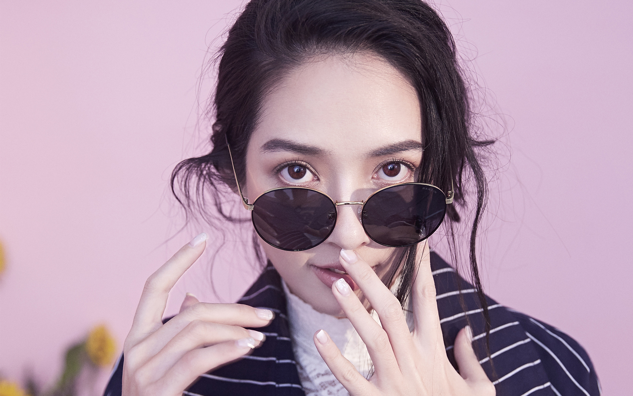 郭碧婷一袭优雅动人的黑长发招牌,外加生活中爱心泛滥(曾养过二十几只