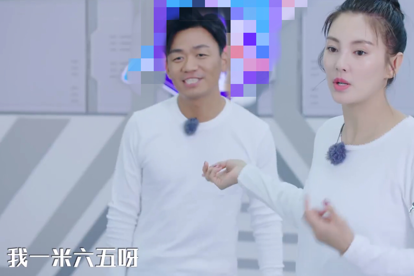 王宝强真实身高曝光却不敢面对,张雨绮当众嘲笑:比我还矮一公分
