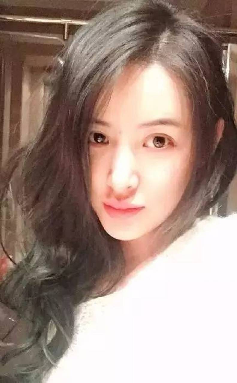 汪峰妻子康作如图片