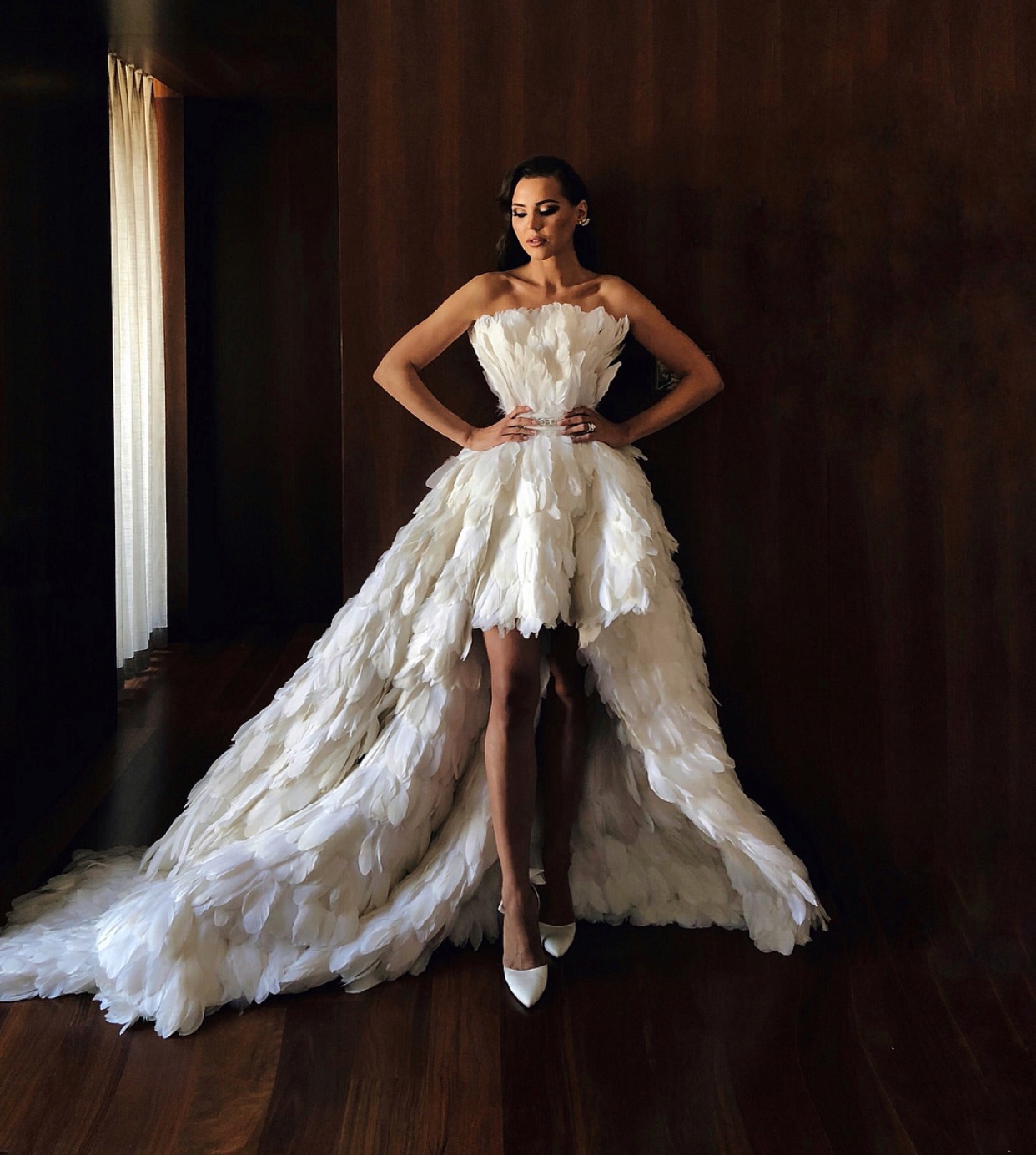 羽毛高定浪漫礼服,宛若仙子灵动有质感,鸿衣羽裳!