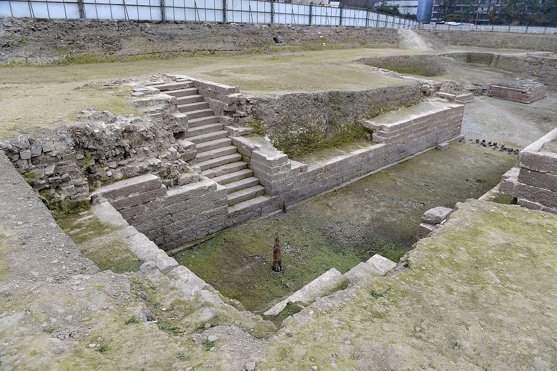 蜀山遗址的地理位置和文化堆积层使它成为浙江古
