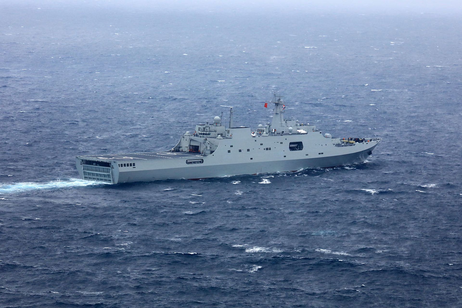 4月25日,泰國喜提中國071級兩棲登陸艦,躍居為東南亞海軍第一梯隊!