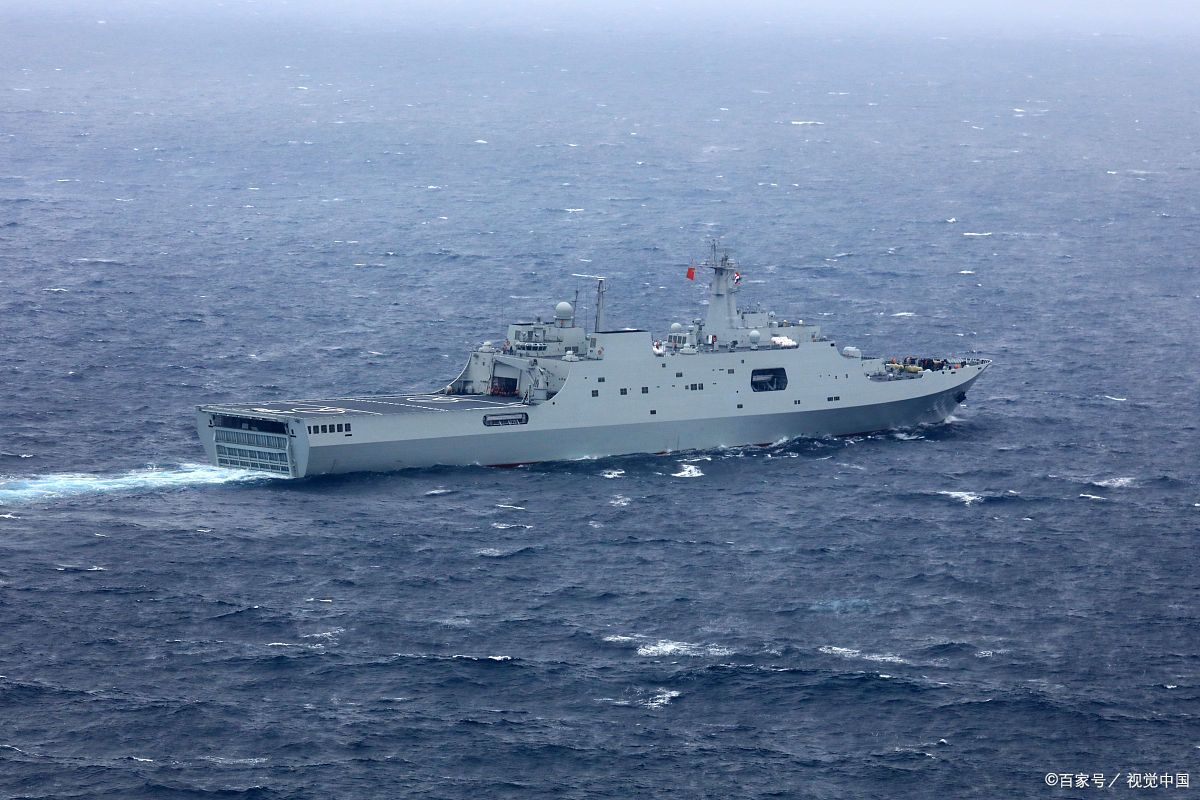 071级船坞登陆舰 - 探索中国海上军事力量的新里程碑