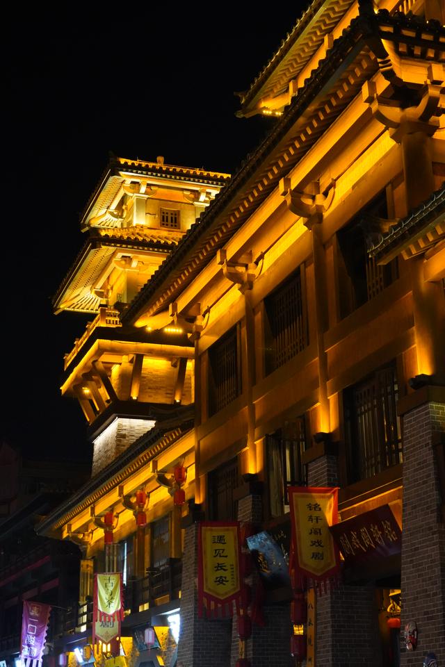 说好的曹魏古城拍小姐姐,没想到被春秋广场夜市一条街吸引住了