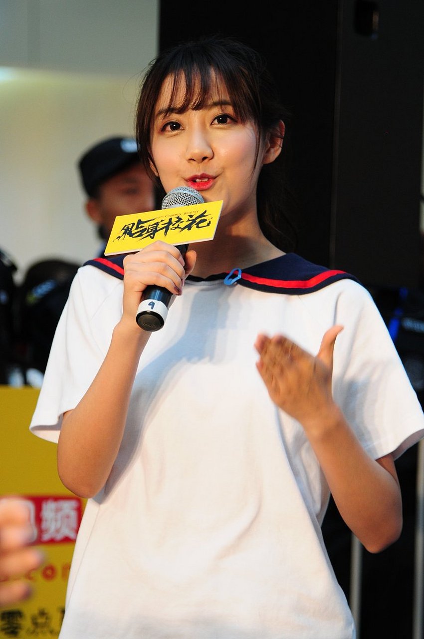 我来说两句:李梦颖很漂亮,12月12日出生于宁夏回族自治区银川市,中国