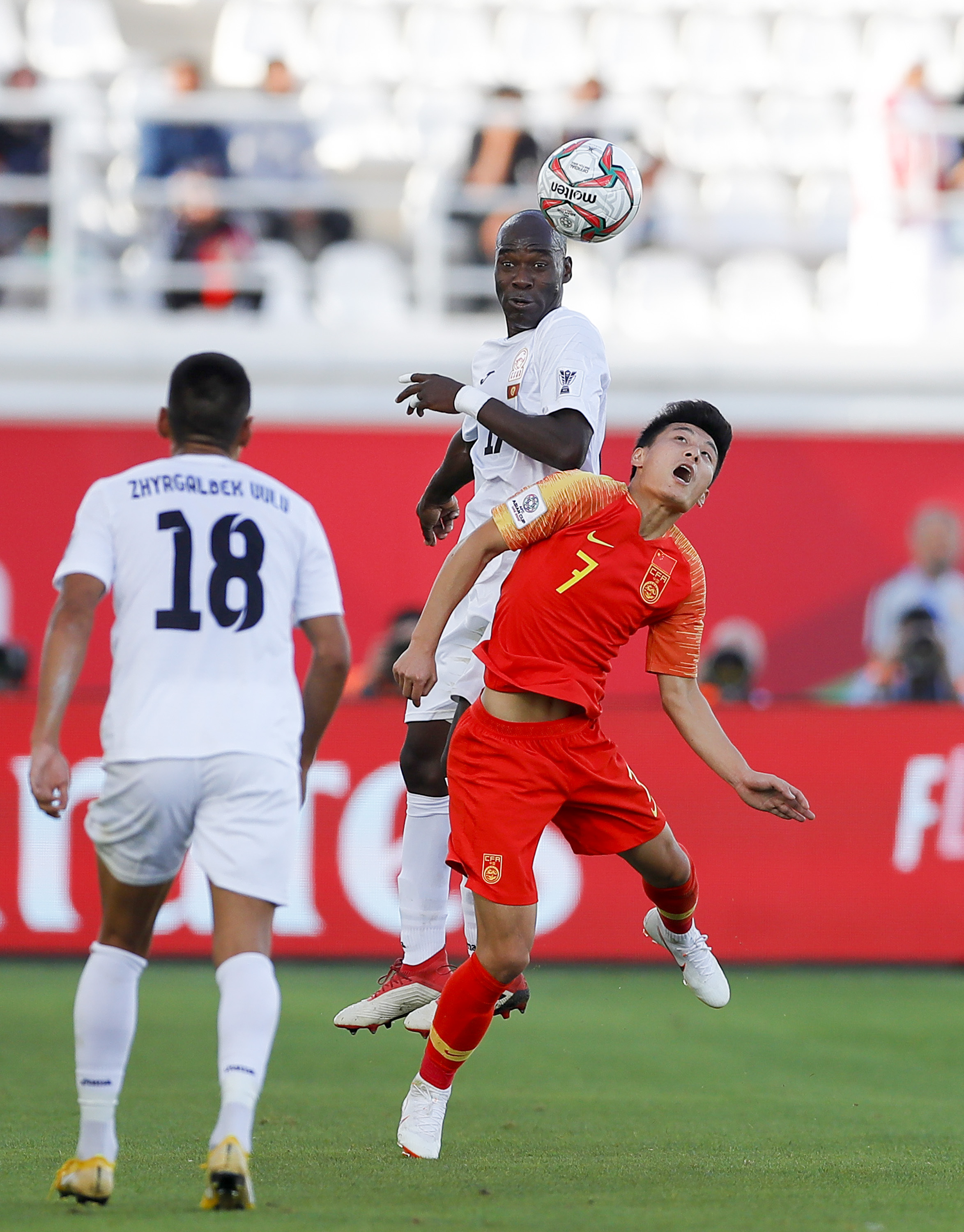 足球——亚洲杯:中国胜吉尔吉斯斯坦(2)