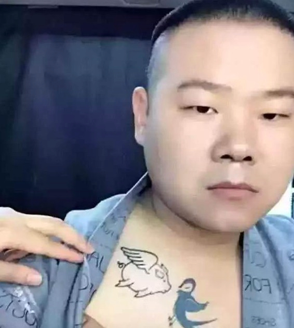 明星们的奇葩纹身,最后一位太搞笑了,网友:纹身师在搞事情吧!