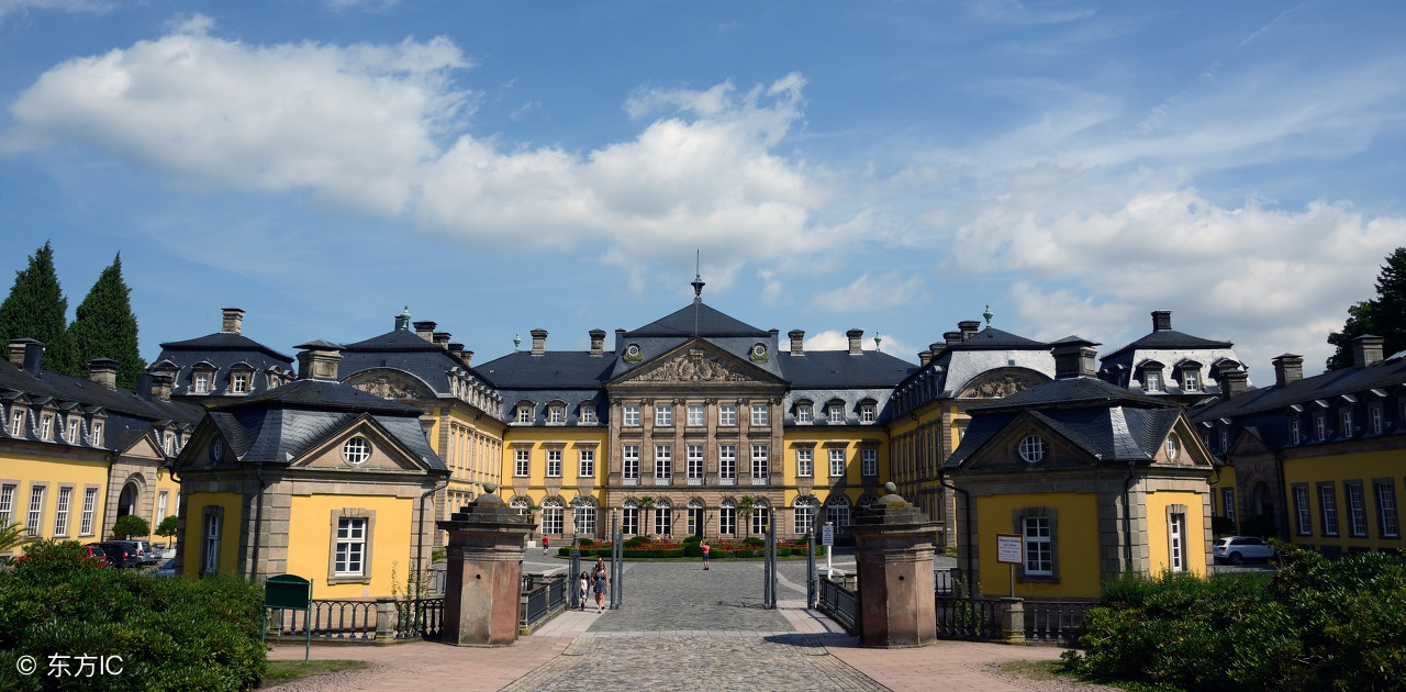 青岛的德国建筑群很有特色,是一个旅游拍照的好地方!