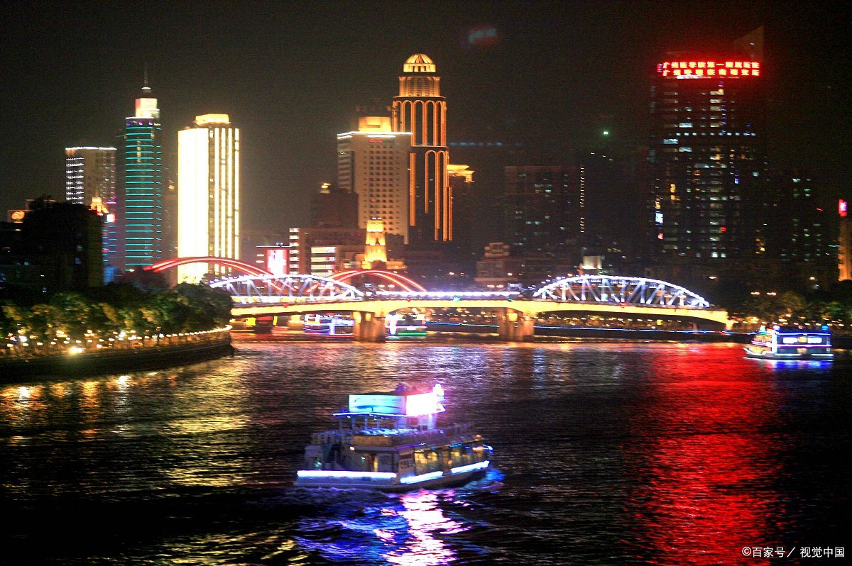 最佳游玩时间:建议晚上7点-10点,此时珠江两岸的夜景灯光都亮了拼来