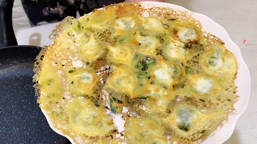 速冻水饺不一样的吃法,外酥里嫩,好吃又好看!