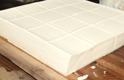 豆腐买回家放一天就变酸?只需要"一碗水"放10天依旧鲜嫩不变质