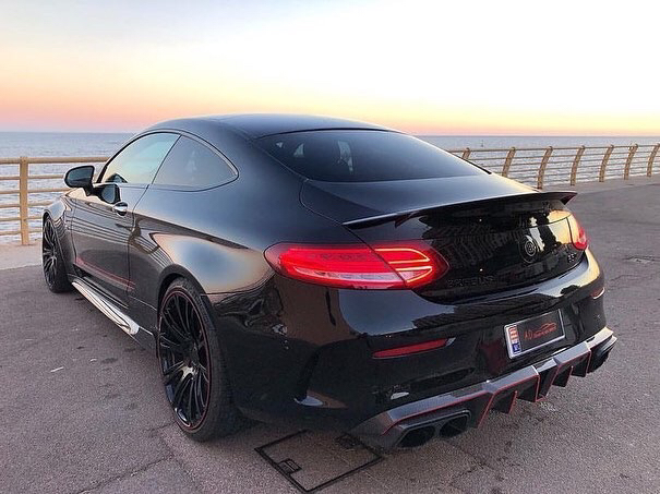 巴博斯爆改奔驰c63,外观十分霸气,内饰却平淡无奇