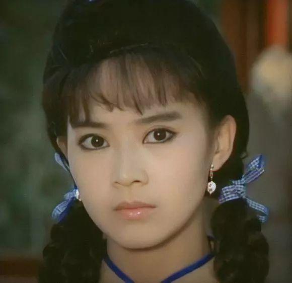 俞小凡1964年6月9日生于中国台湾,原名张兴蕙,毕业于台湾艺术大学.